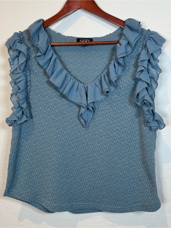Gigio Tops - GiGio USA Women’s Blue Texture Knit Ruffle V-Neck Sleeveless Blouse Size Large